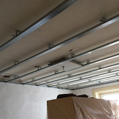 Abgehängte Decke für Trockenbauarbeiten